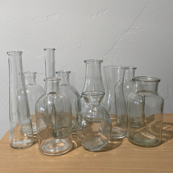 Assorted Clear Bud Vases 10 - Picture 2 of 7